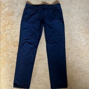 Men’s black pants (stretchy and versatile)